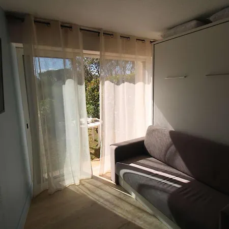 Gasjoly - Golfe De St-tropez Avec Climatise Pour 4 Personnes * Gassin