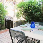Gasjoly - 4 Pers Avec Acces Et Piscine Apartment Gassin